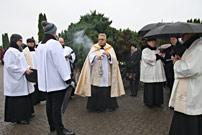 Parafia p.w. Boego Ciaa w omy -
						       Uroczysto Wszystkich witych, procesja na cmentarz - 2017.11.01